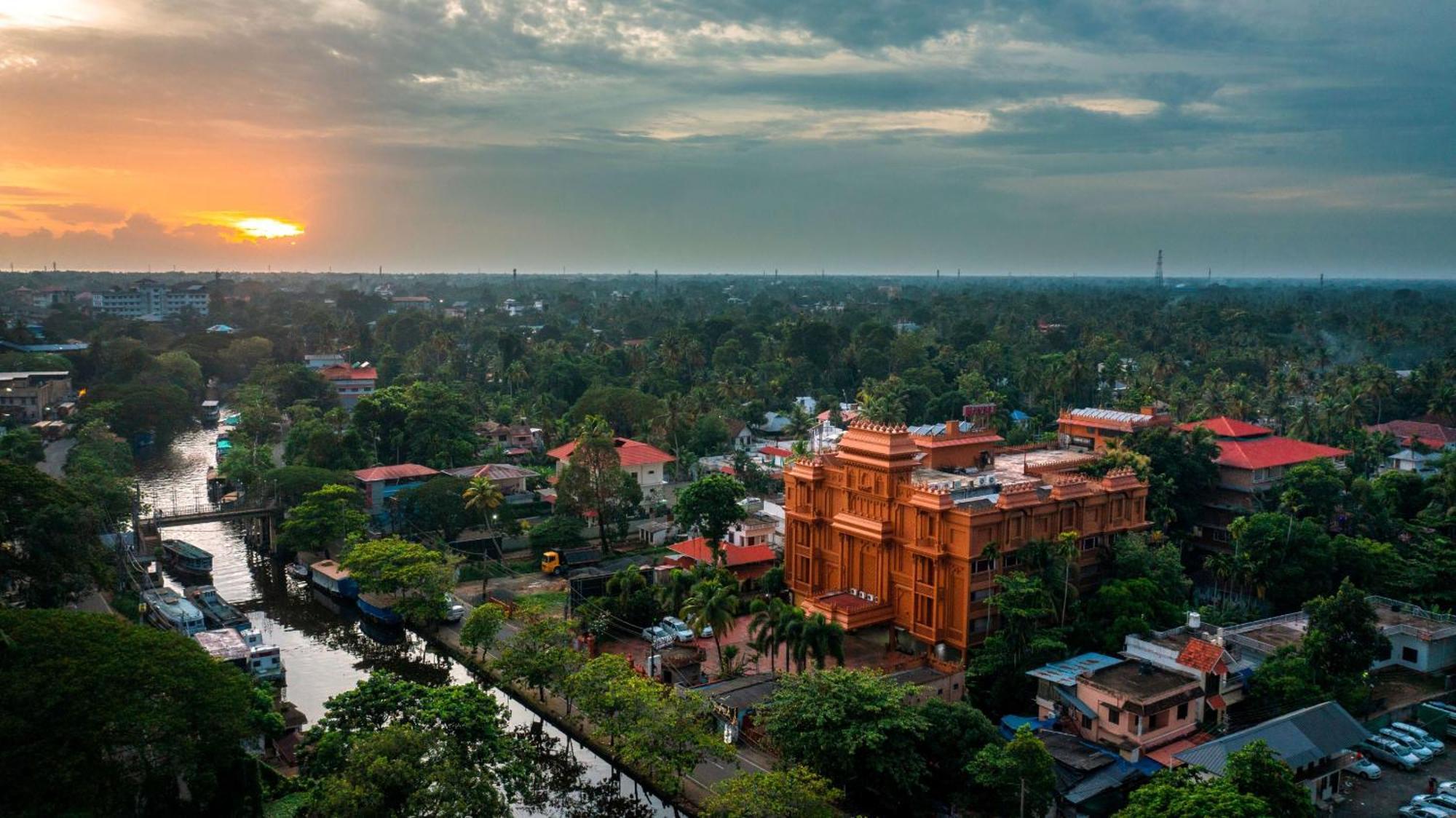 Haveli Backwater Resort Alappuzha Dış mekan fotoğraf